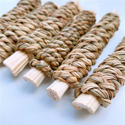 Bamboo Bliss Straw Molar Toy – Natural Chew for Small Pets
